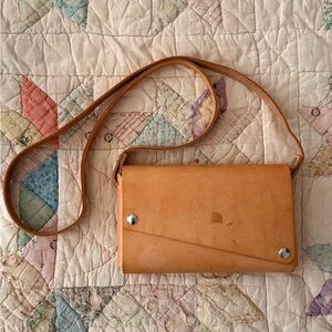 Lemur Design S Bag – Natural Premium Leather Crossbody | Handmade in Denmark